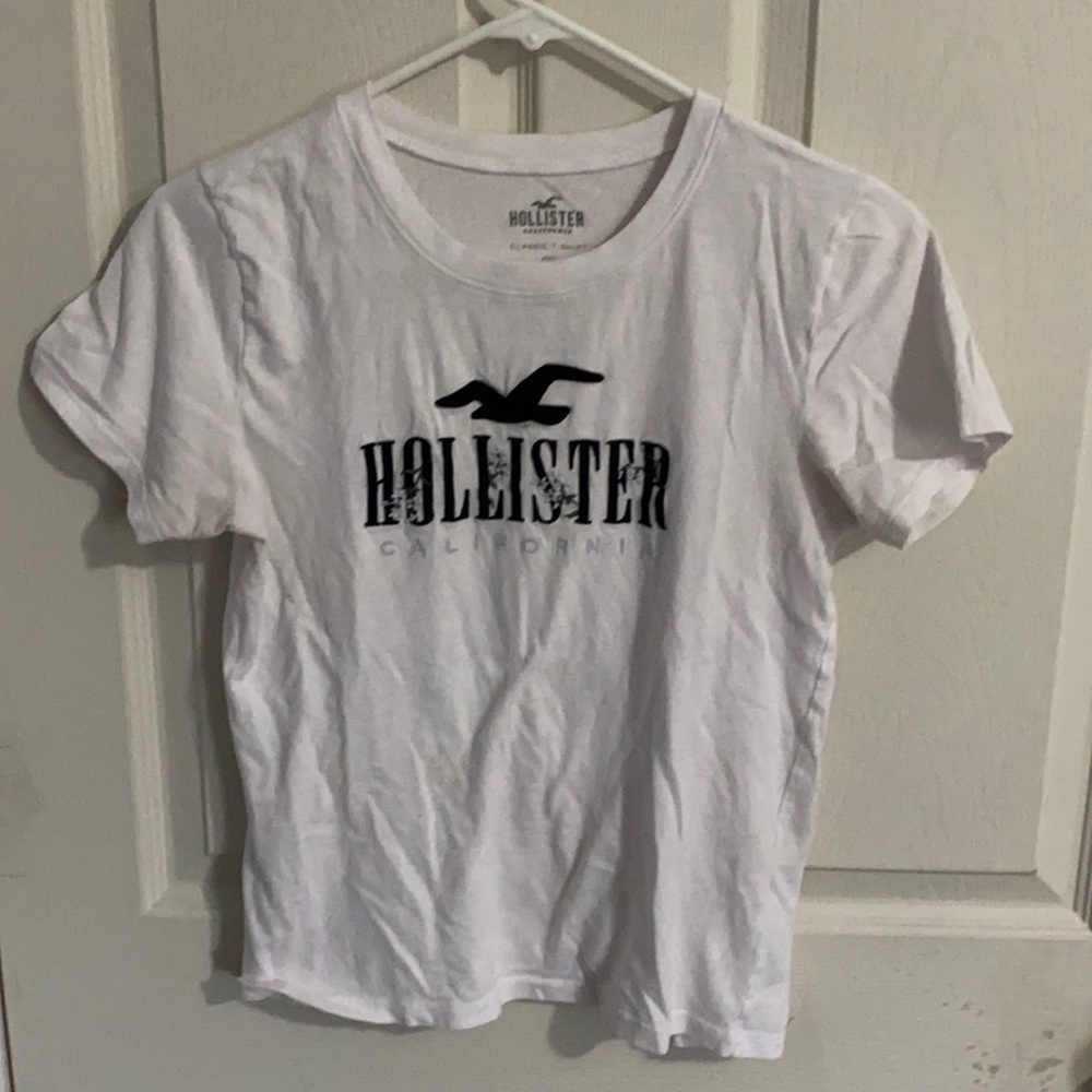 White Hollister T-shirt
